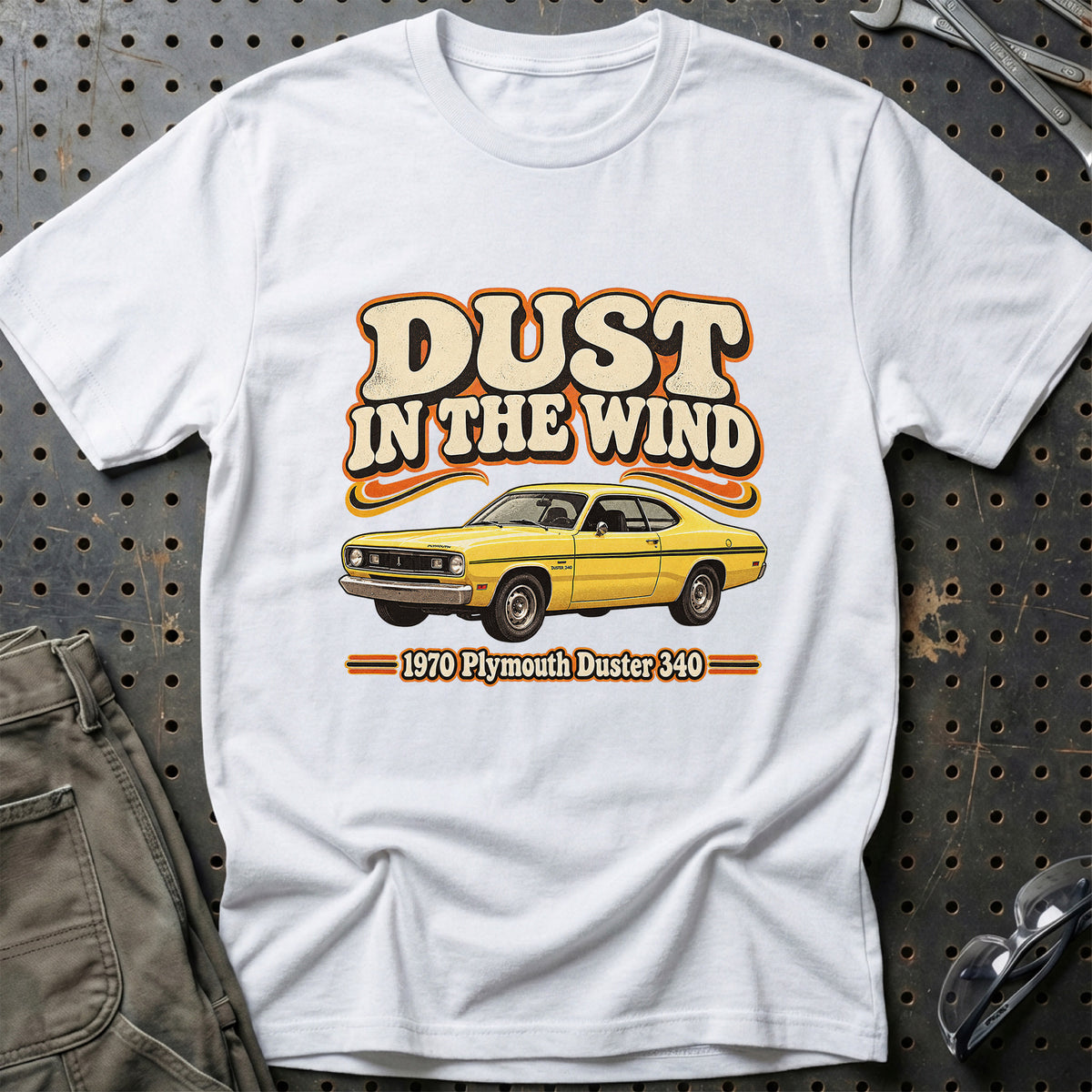 
Plymouth Duster 340 1970 – Dust in the Wind T-Shirt – Hvid
