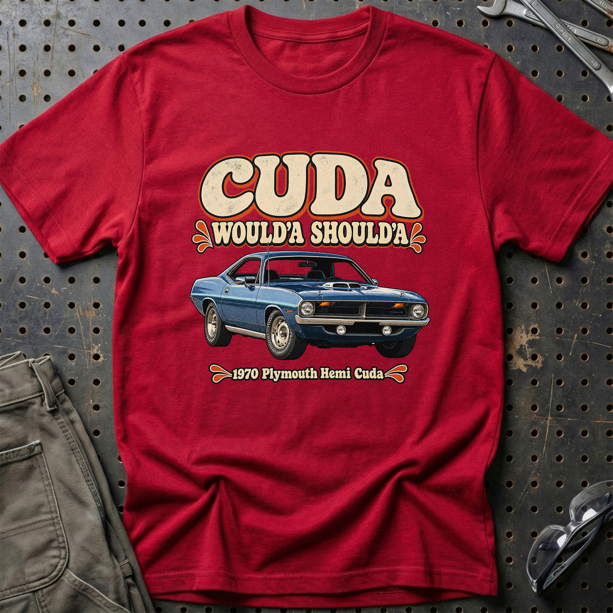 
Plymouth Hemi Cuda 1970 – Cuda Would'a Should'a T-Shirt – Rød