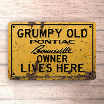 Pontiac Bonnevile Grumpy Old Pontiac Bonnevile Owner Lives Here Skilte, Musemåtte, Dørmåtte , Plakat-Skilte-Pontiac-Garage Culture Shop- garage - man cave - merchandise