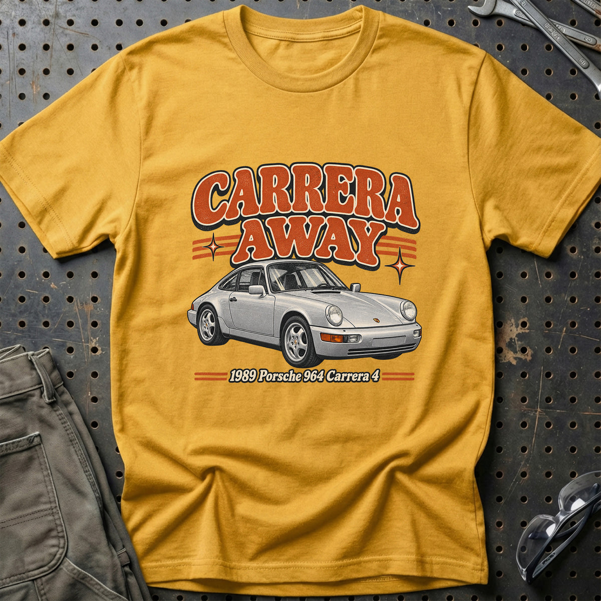 
Porsche 964 Carrera 4 1989 – Carrera Away T-Shirt – Guld