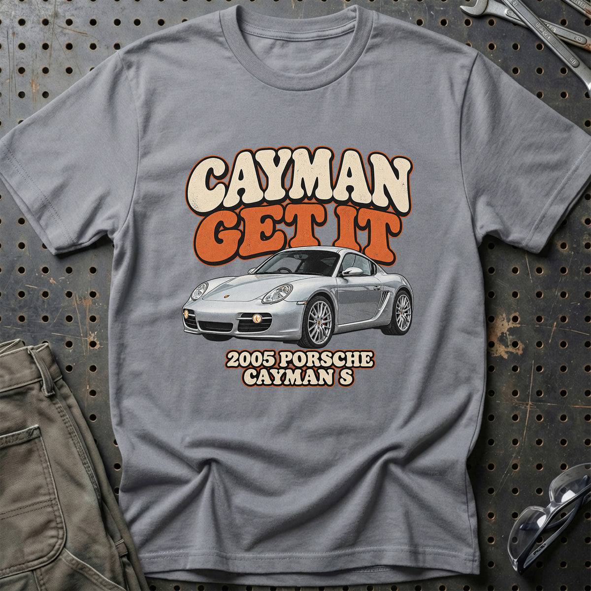 
Porsche Cayman S 2005 – Cayman Get It T-Shirt – Grå Sport