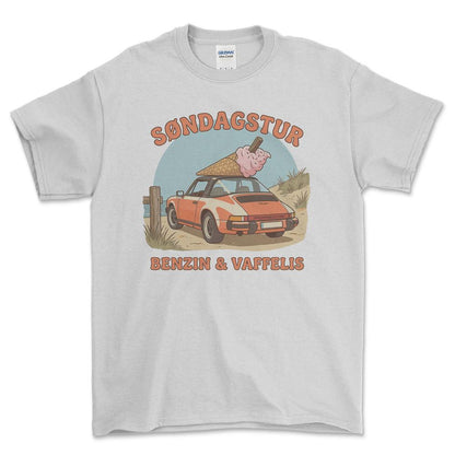 Porsche Søndagstur – Benzin & Vaffelis - Unisex T-Shirt-Beklædning-Porsche-Hvid-S-Garage Culture Shop- garage - man cave - merchandise