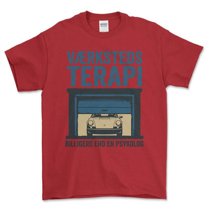 Porsche Værksteds Terapi - Unisex T-Shirt-Beklædning-Porsche-Rød-S-Garage Culture Shop- garage - man cave - merchandise