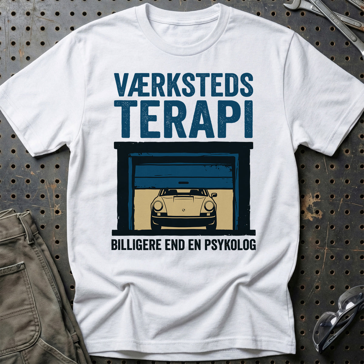 
Porsche Værksteds Terapi Unisex T-Shirt – Hvid – print foran