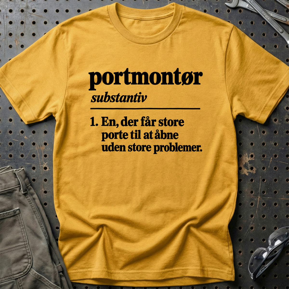 
Portmontør – Definition T-Shirt – Guld
