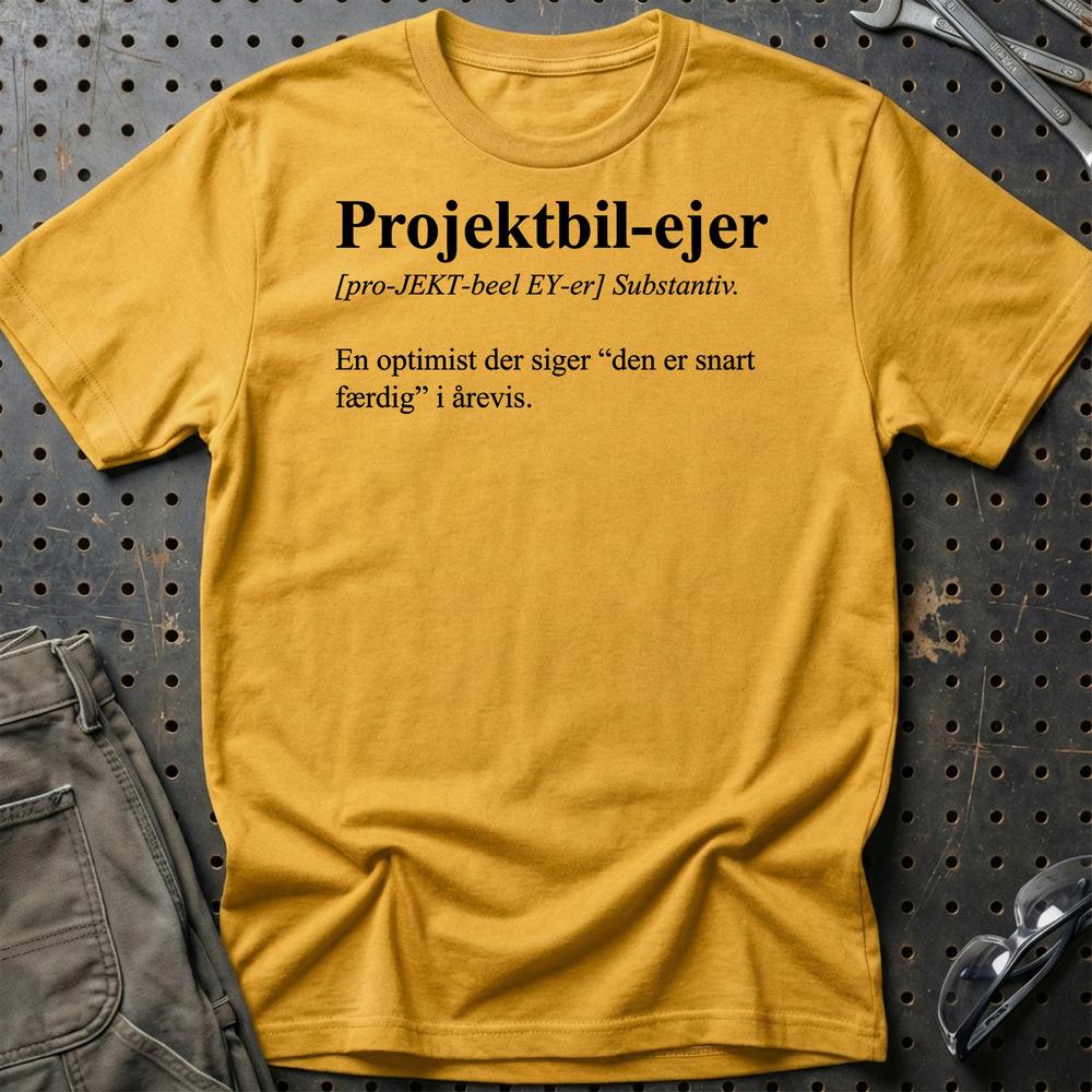 Projektbil-Ejer- Unisex T-Shirt , Bomuld-Beklædning-Garage Culture-Guld-S-Garage Culture Shop- garage - man cave - merchandise