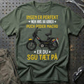 Puch - Ingen Er Perfekt Men Hvis Du Kører Puch Rider Macho Er Du Sgu Tæt På T-Shirt-Beklædning-Puch-Grøn Militær-S-Garage Culture Shop- garage - man cave - merchandise