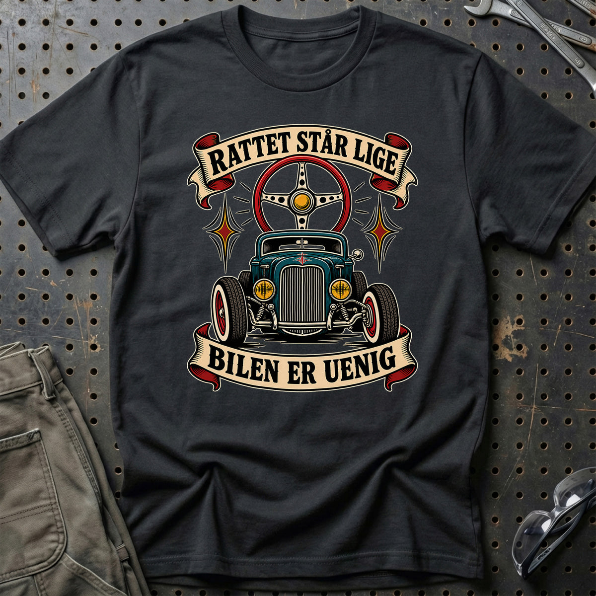 
Rattet står lige – Bilen er uenig – Unisex T-Shirt – Sort