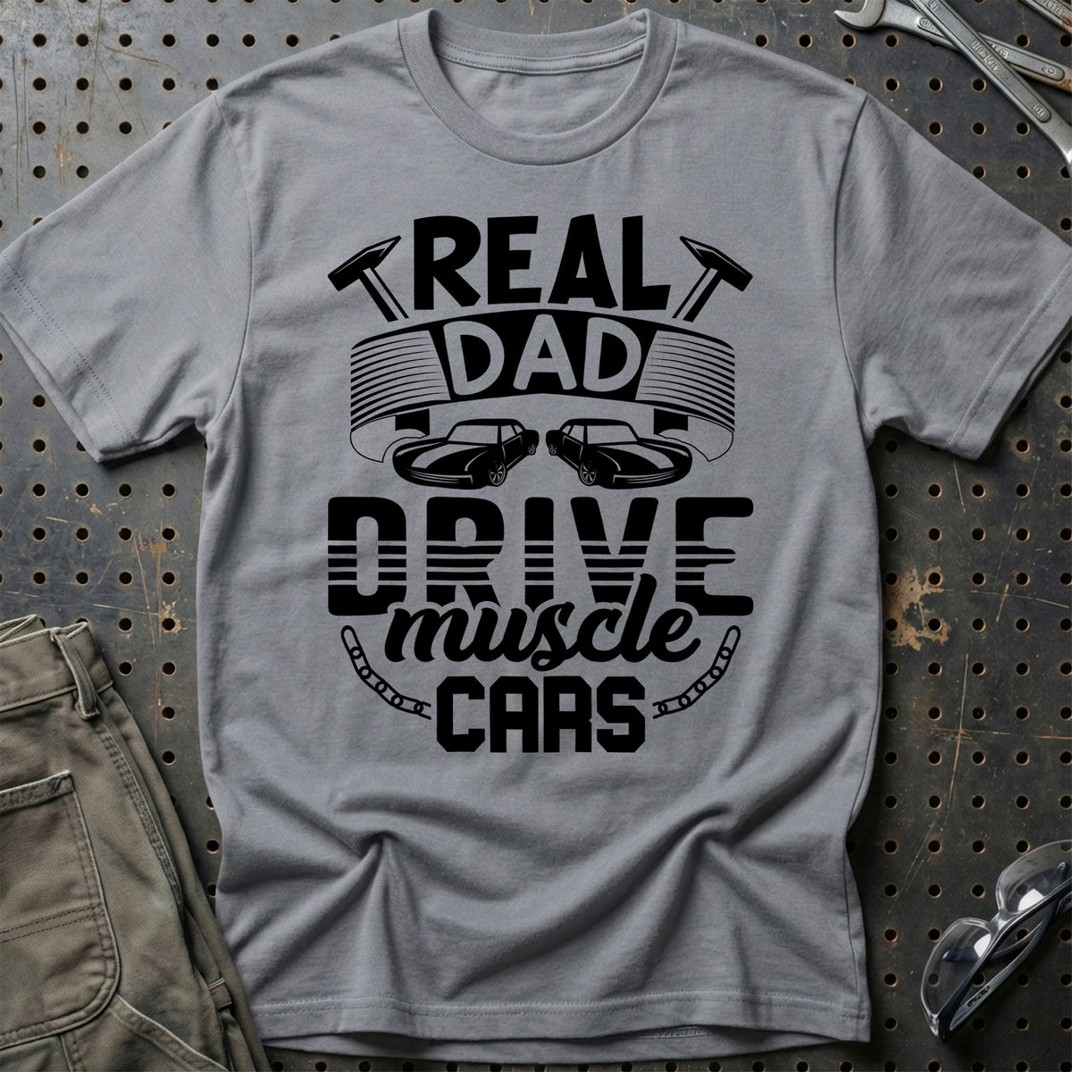 
Real Dad Drive Muscle Car T-Shirt – Grå Sport