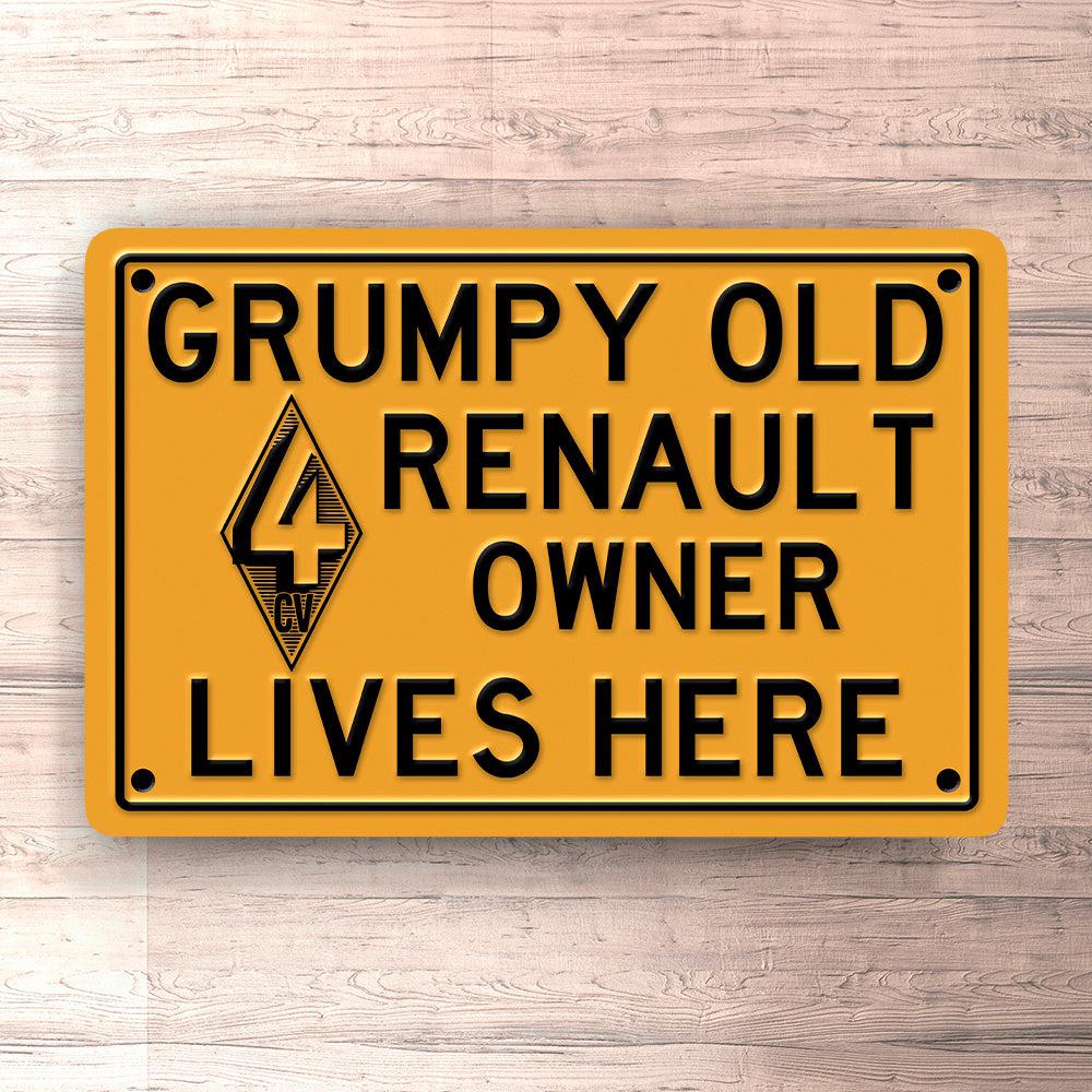 Renault 4Cv Grumpy Old Renault 4Cv Owner Lives Here Skilte, Musemåtte, Dørmåtte-Skilte-Renault-Garage Culture Shop- garage - man cave - merchandise