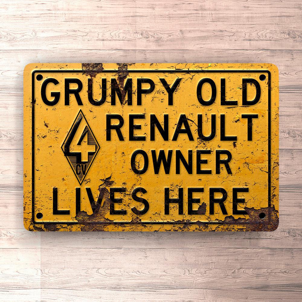 Renault 4Cv Grumpy Old Renault 4Cv Owner Lives Here Skilte, Musemåtte, Dørmåtte-Skilte-Renault-Garage Culture Shop- garage - man cave - merchandise