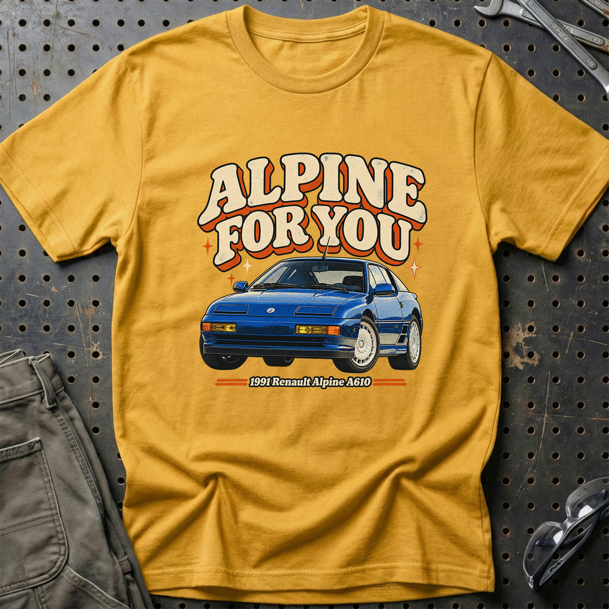 
Renault Alpine A610 1991 – Alpine for You T-Shirt – Guld