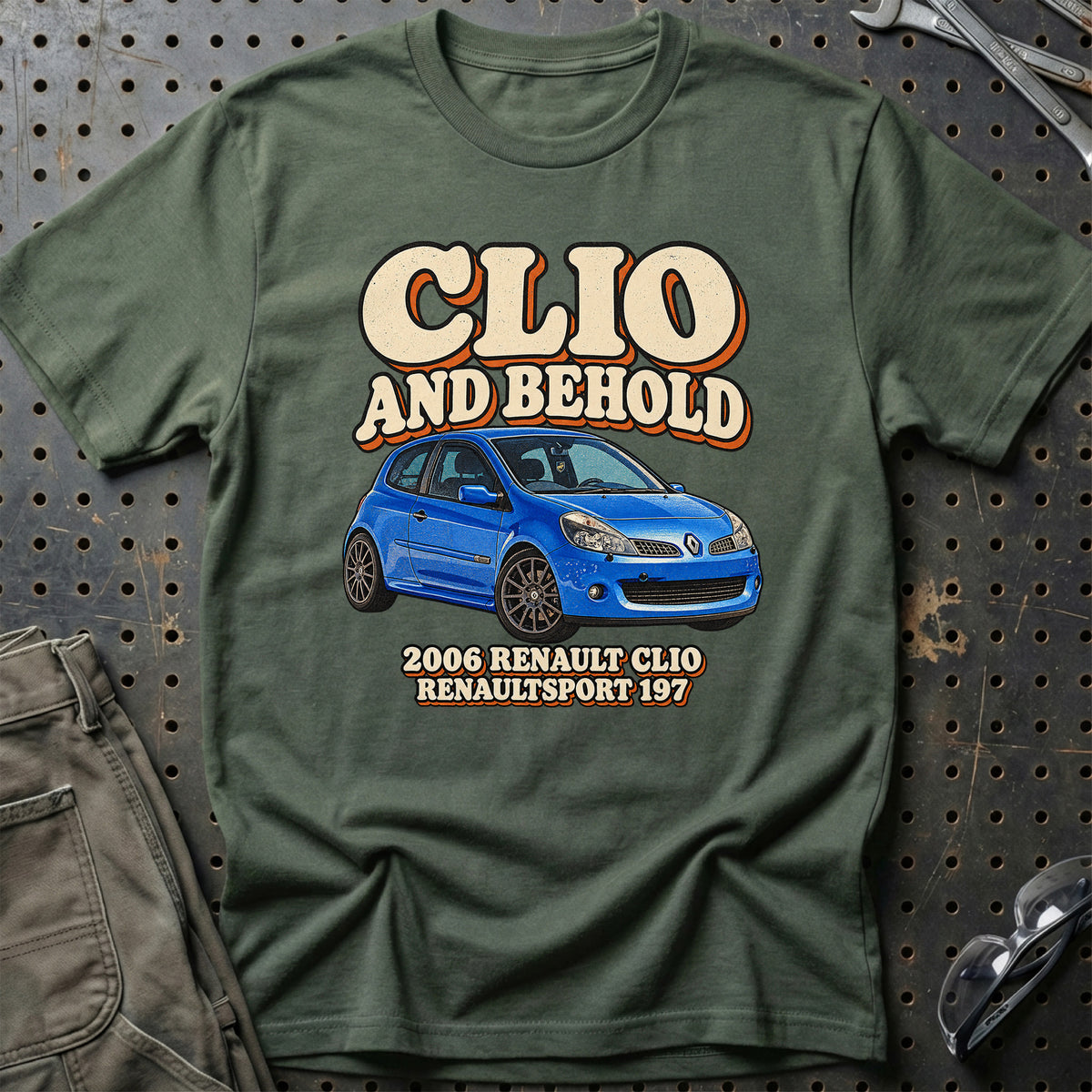 
Renault Clio Renaultsport 197 2006 – Clio and Behold T-Shirt – Grøn Militær