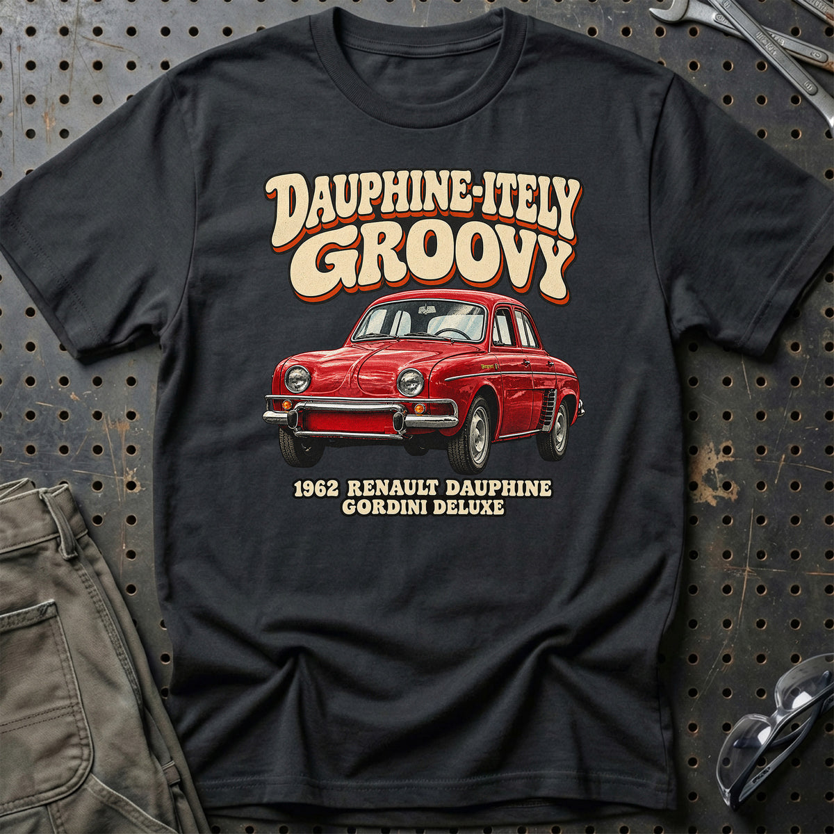 
Renault Dauphine Gordini 1962 – Dauphine-itely Groovy T-Shirt – Sort