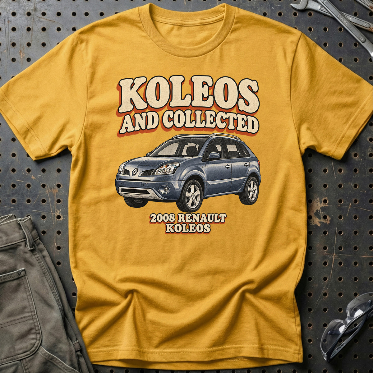 
Renault Koleos 2008 – Koleos and Collected T-Shirt – Guld