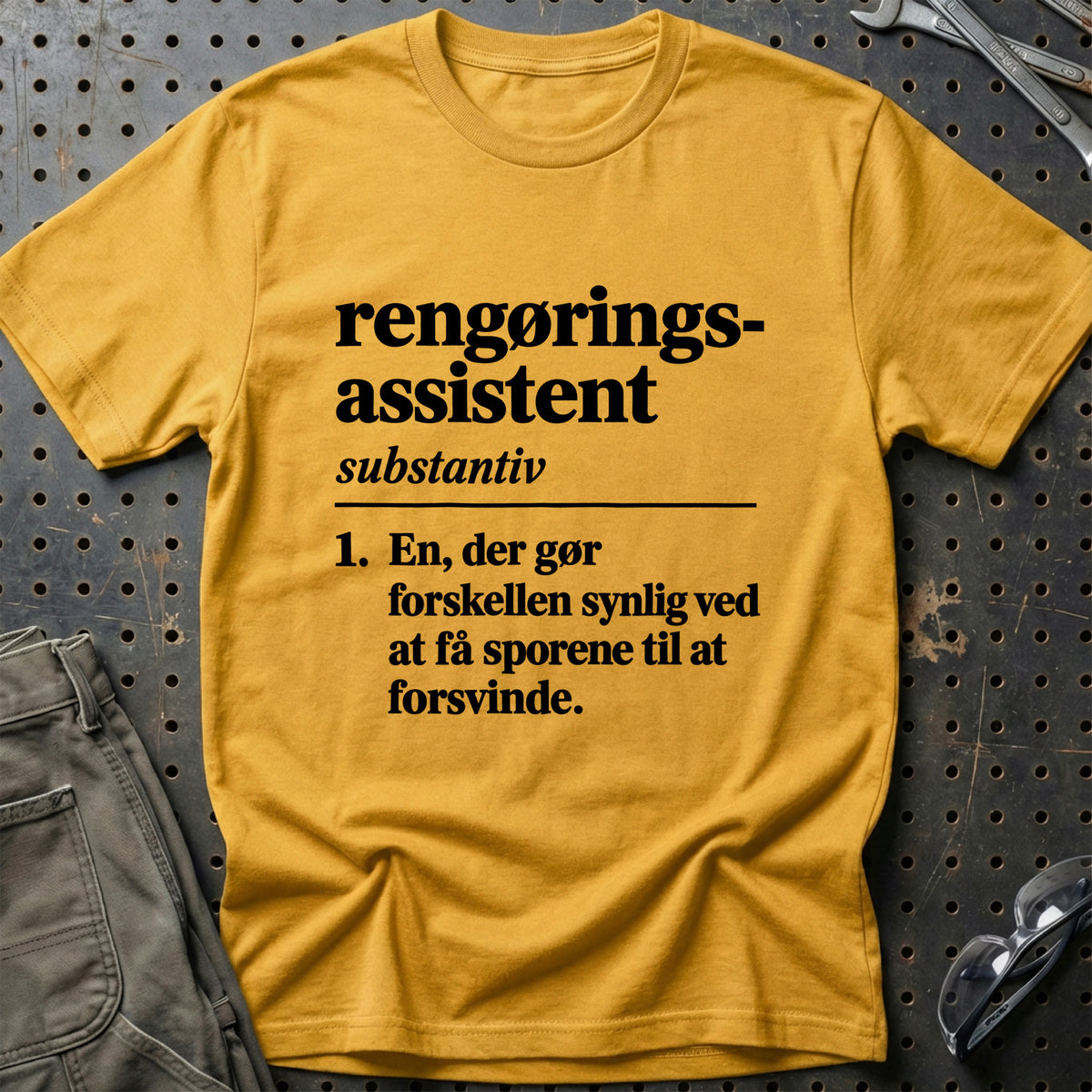 
Rengøringsassistent – Definition T-Shirt – Guld