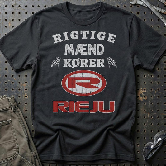 Rieju Rigtige Mænd Kører - Unisex T-Shirt , Bomuld-Beklædning-Rieju-Sort-S-Garage Culture Shop- garage - man cave - merchandise