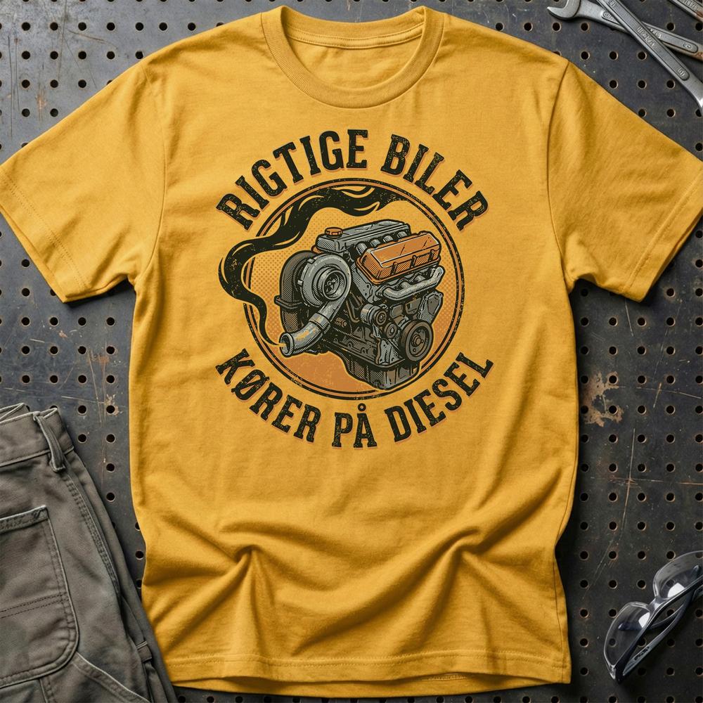 Rigtige Biler Kører På Diesel T-Shirt-Beklædning-Garage Culture-Guld-S-Garage Culture Shop- garage - man cave - merchandise