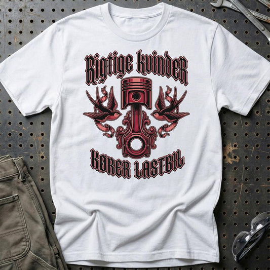 Rigtige Kvinder Kører Lastbil - Unisex T-Shirt , Bomuld-Beklædning-Garage Culture-Hvid-S-Garage Culture Shop- garage - man cave - merchandise