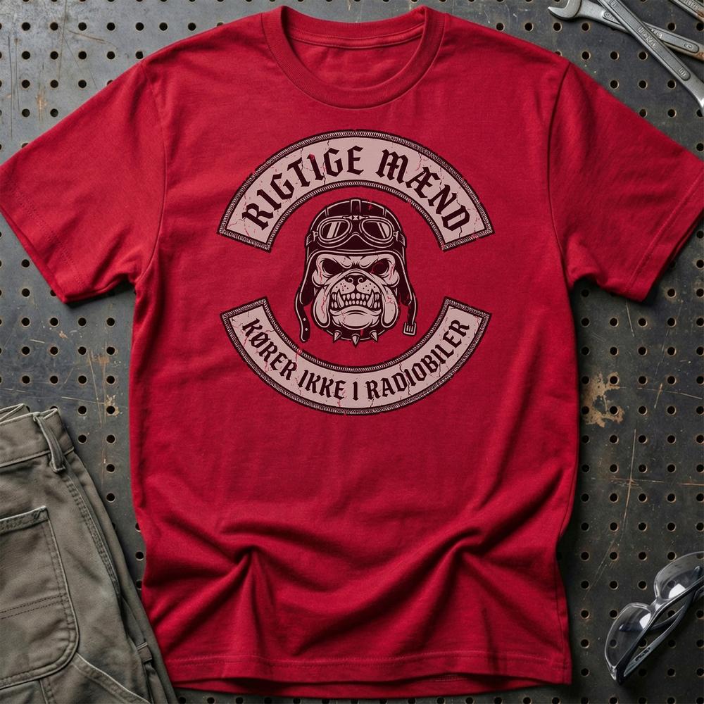 Rigtige Mænd Kører Ikke I Radiobiler T-Shirt-Beklædning-Garage Culture-Rød-S-Garage Culture Shop- garage - man cave - merchandise