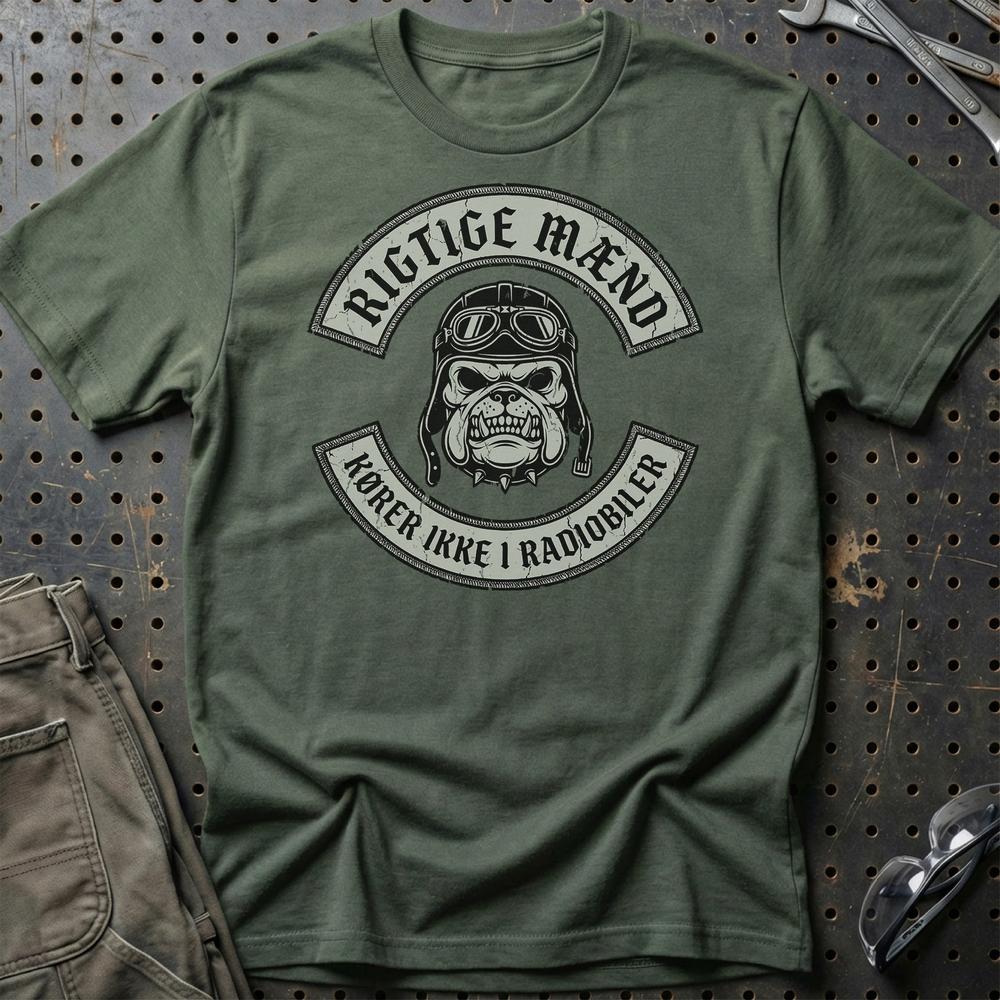 Rigtige Mænd Kører Ikke I Radiobiler T-Shirt-Beklædning-Garage Culture-Grøn Militær-S-Garage Culture Shop- garage - man cave - merchandise