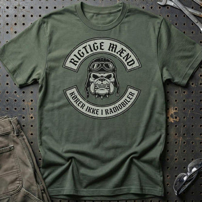 Rigtige Mænd Kører Ikke I Radiobiler - Unisex T-Shirt , Bomuld-Beklædning-Garage Culture-Grøn Militær-S-Garage Culture Shop- garage - man cave - merchandise