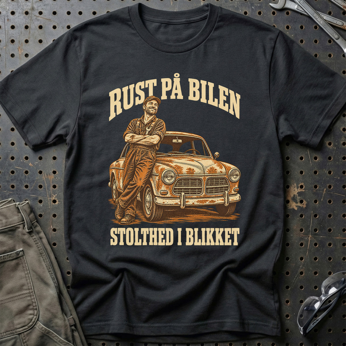 
Produktbillede af Rust på bilen – Stolthed i blikket T-Shirt