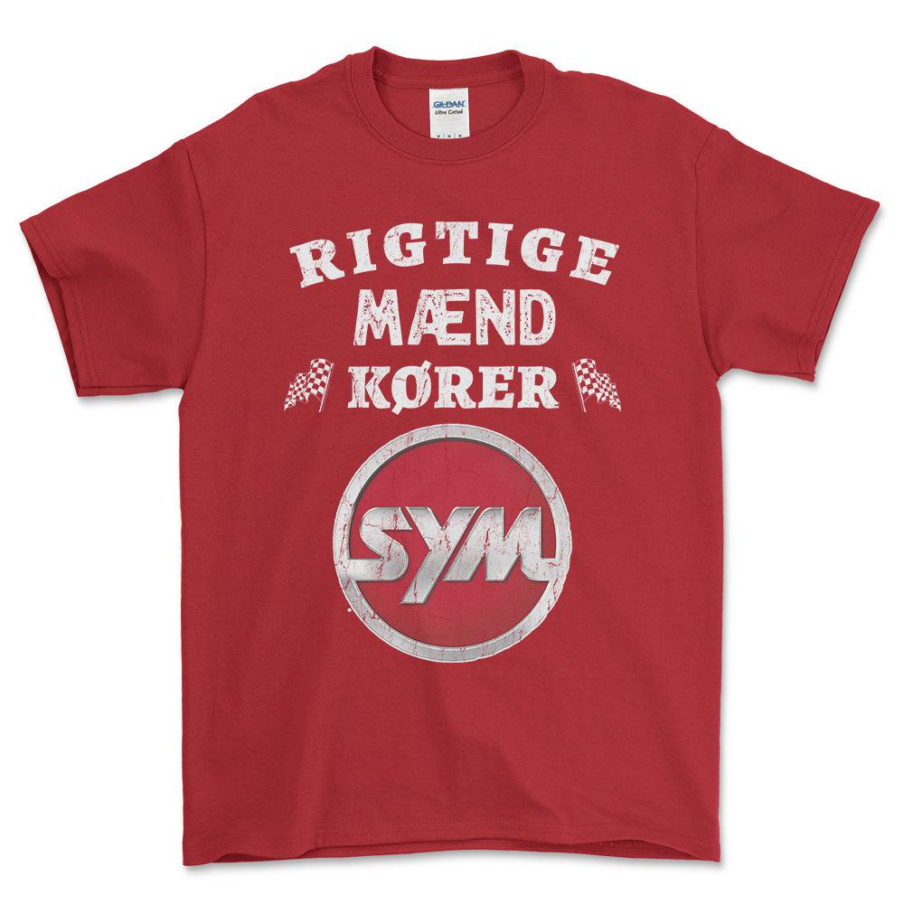 SYM Rigtige Mænd Kører - Unisex T-Shirt , Bomuld-Beklædning-SYM-Rød-S-Forside-Garage Culture Shop- garage - man cave - merchandise