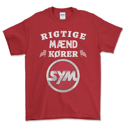 SYM Rigtige Mænd Kører - Unisex T-Shirt , Bomuld-Beklædning-SYM-Rød-S-Forside-Garage Culture Shop- garage - man cave - merchandise