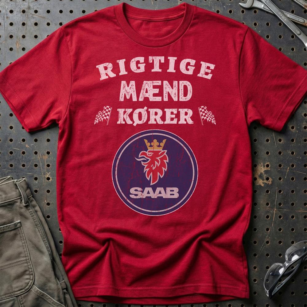 Saab Rigtige Mænd Kører - Unisex T-Shirt , Bomuld-Beklædning-Saab-Rød-S-Garage Culture Shop- garage - man cave - merchandise