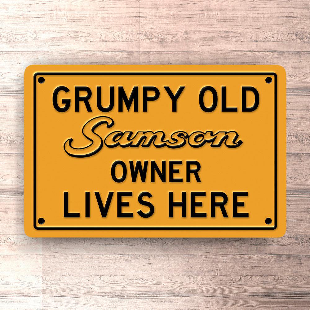Samson Grumpy Old Owner Lives Here Skilte, Musemåtte, Dørmåtte-Skilte-Samson-Garage Culture Shop- garage - man cave - merchandise