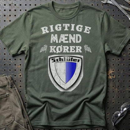 Schluter Rigtige Mænd Kører - Unisex T-Shirt , Bomuld-Beklædning-Schlüter-Grøn Militær-S-Garage Culture Shop- garage - man cave - merchandise