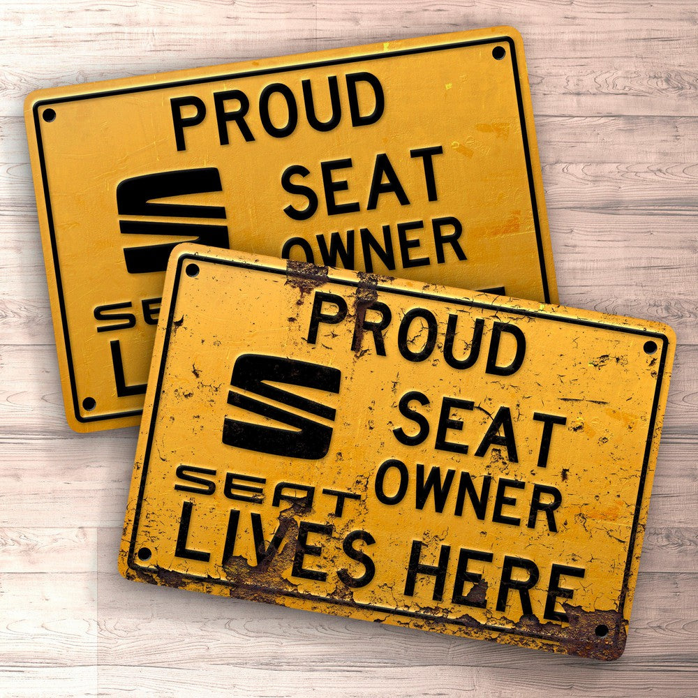 Seat Proud Seat Owner Lives Here Skilte, Musemåtte, Dørmåtte , Plakat-Skilte-Seat-Garage Culture Shop- garage - man cave - merchandise