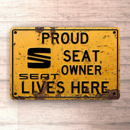 Seat Proud Seat Owner Lives Here Skilte, Musemåtte, Dørmåtte-Skilte-Seat-Garage Culture Shop- garage - man cave - merchandise