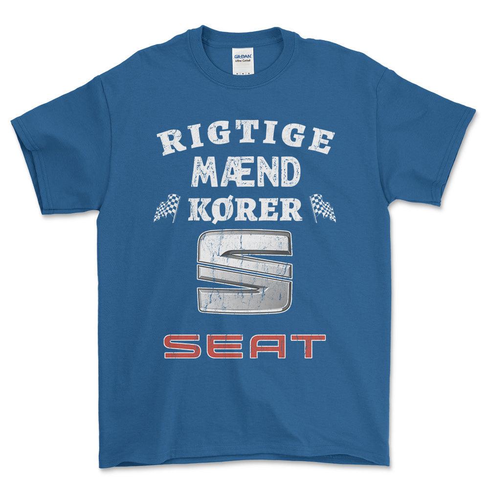 Seat Rigtige Mænd Kører - Unisex T-Shirt , Bomuld-Beklædning-Seat-Blå Royal-S-Forside-Garage Culture Shop- garage - man cave - merchandise