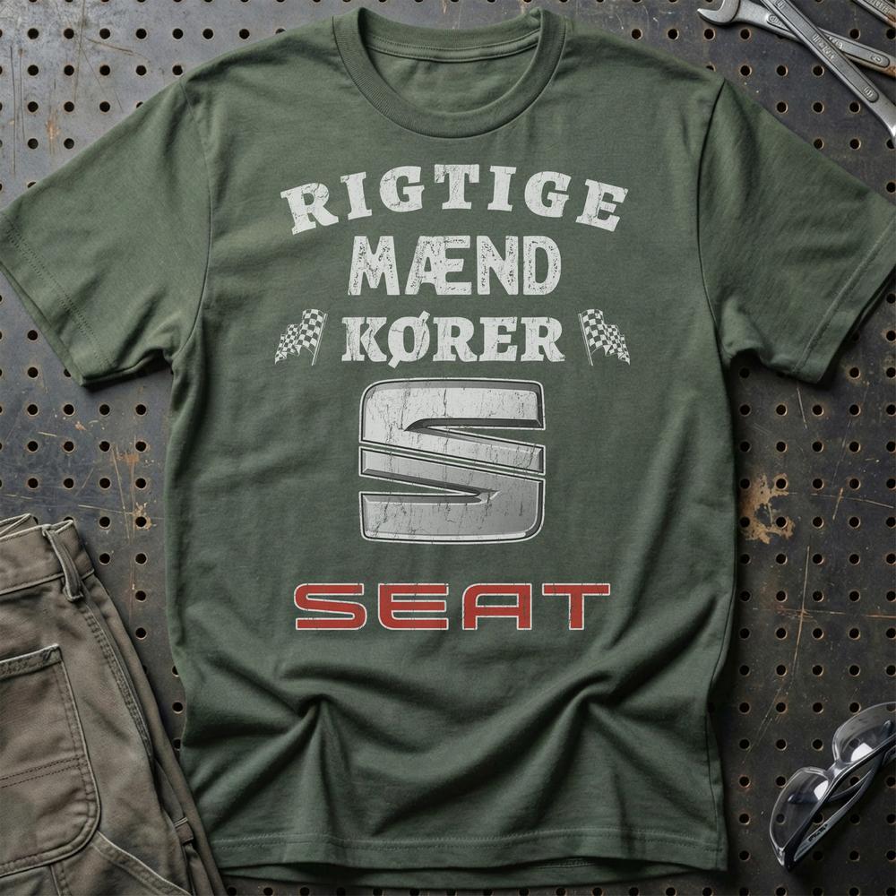 Seat Rigtige Mænd Kører - Unisex T-Shirt , Bomuld-Beklædning-Seat-Grøn Militær-S-Garage Culture Shop- garage - man cave - merchandise