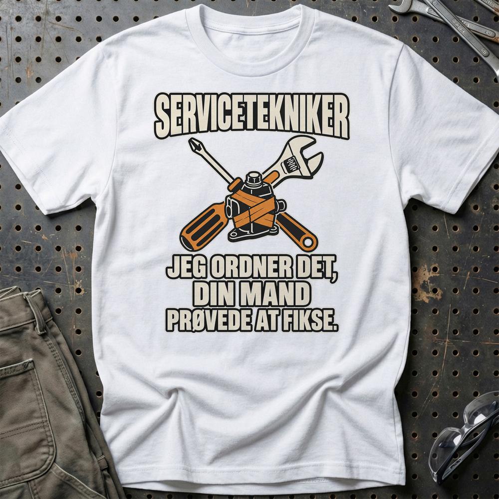 
Produktbillede af Servicetekniker – Jeg Ordner Det, Din Mand Prøvede At Fikse T-Shirt