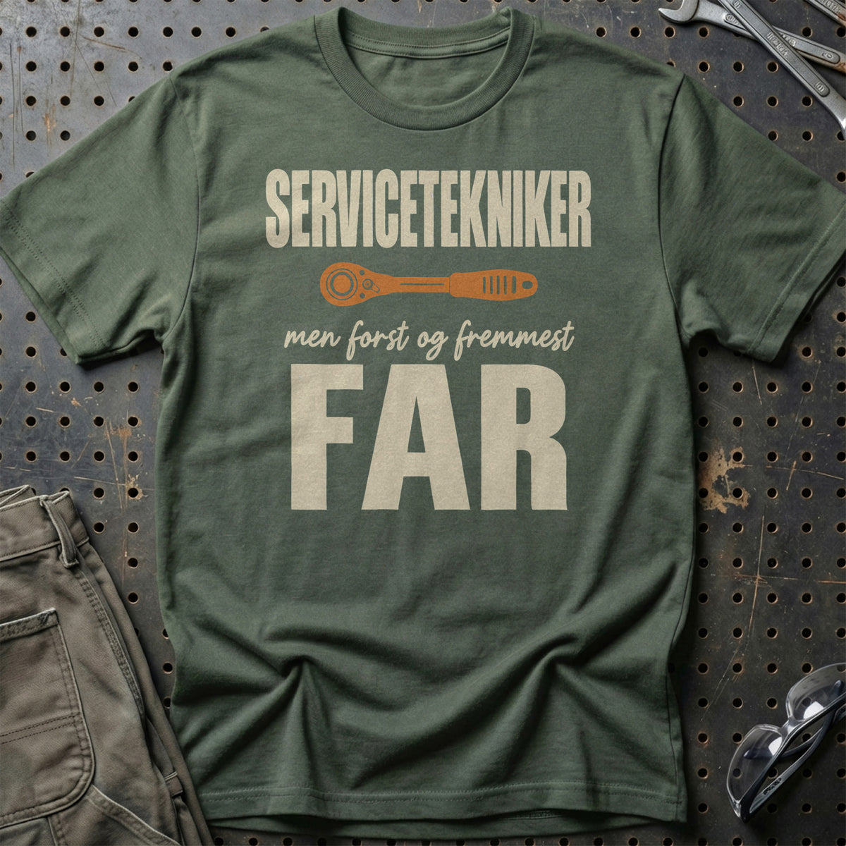 
Produktbillede af Servicetekniker – Men Først Og Fremmest Far T-Shirt