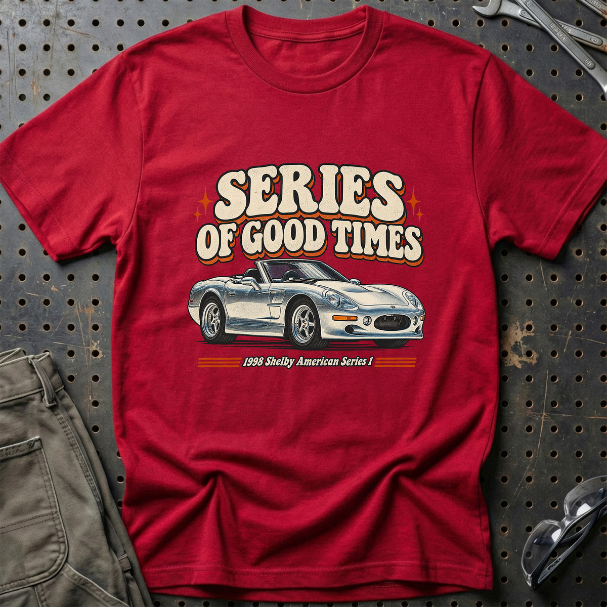 
Shelby American Series 1 1998 – Series of Good Times T-Shirt – Rød