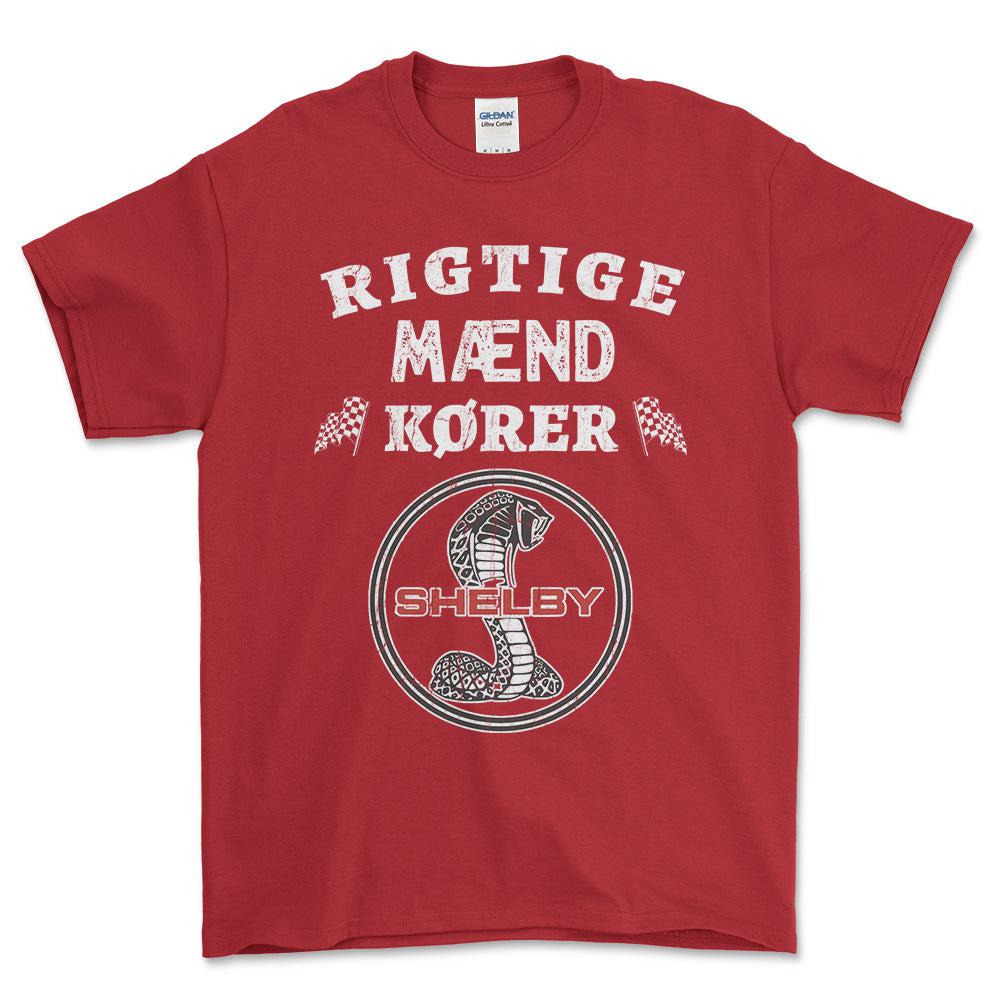 Shelby Rigtige Mænd Kører - Unisex T-Shirt , Bomuld-Beklædning-Shelby-Rød-S-Forside-Garage Culture Shop- garage - man cave - merchandise