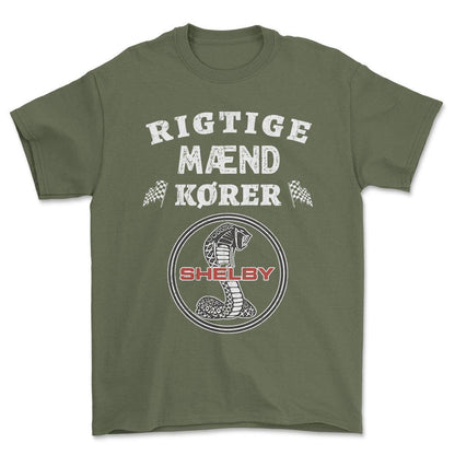 Shelby Rigtige Mænd Kører - Unisex T-Shirt , Bomuld-Beklædning-Shelby-Grøn Militær-S-Forside-Garage Culture Shop- garage - man cave - merchandise