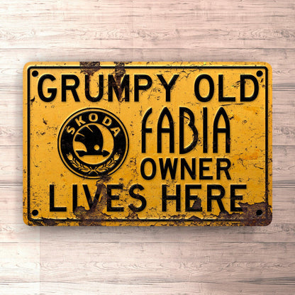 Skoda Fabia Grumpy Old Skoda Fabia Owner Lives Here Skilte, Musemåtte, Dørmåtte-Skilte-Skoda-Garage Culture Shop- garage - man cave - merchandise