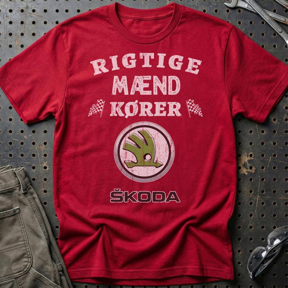 Skoda Rigtige Mænd Kører - Unisex T-Shirt , Bomuld-Beklædning-Skoda-Rød-S-Garage Culture Shop- garage - man cave - merchandise
