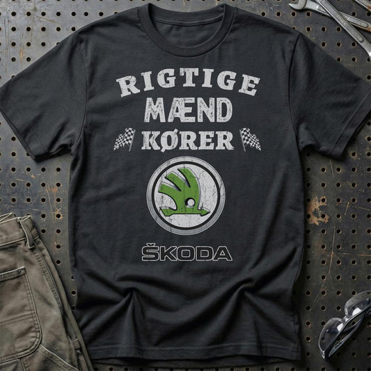 Skoda Rigtige Mænd Kører - Unisex T-Shirt , Bomuld-Beklædning-Skoda-Sort-S-Garage Culture Shop- garage - man cave - merchandise