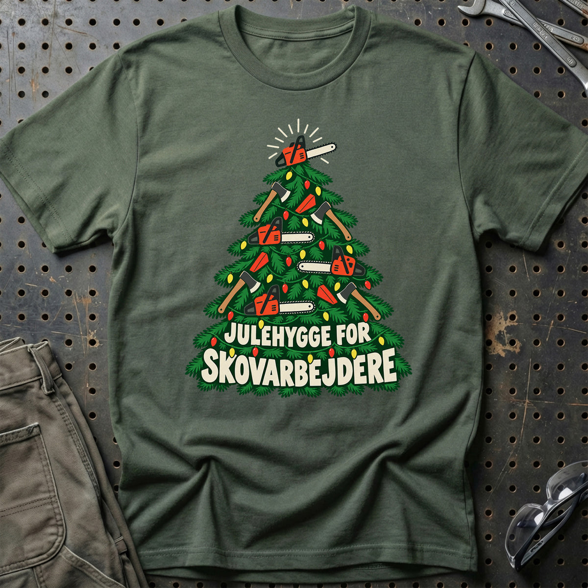 
Skovarbejder – Julehygge – Unisex T-Shirt – Grøn Militær