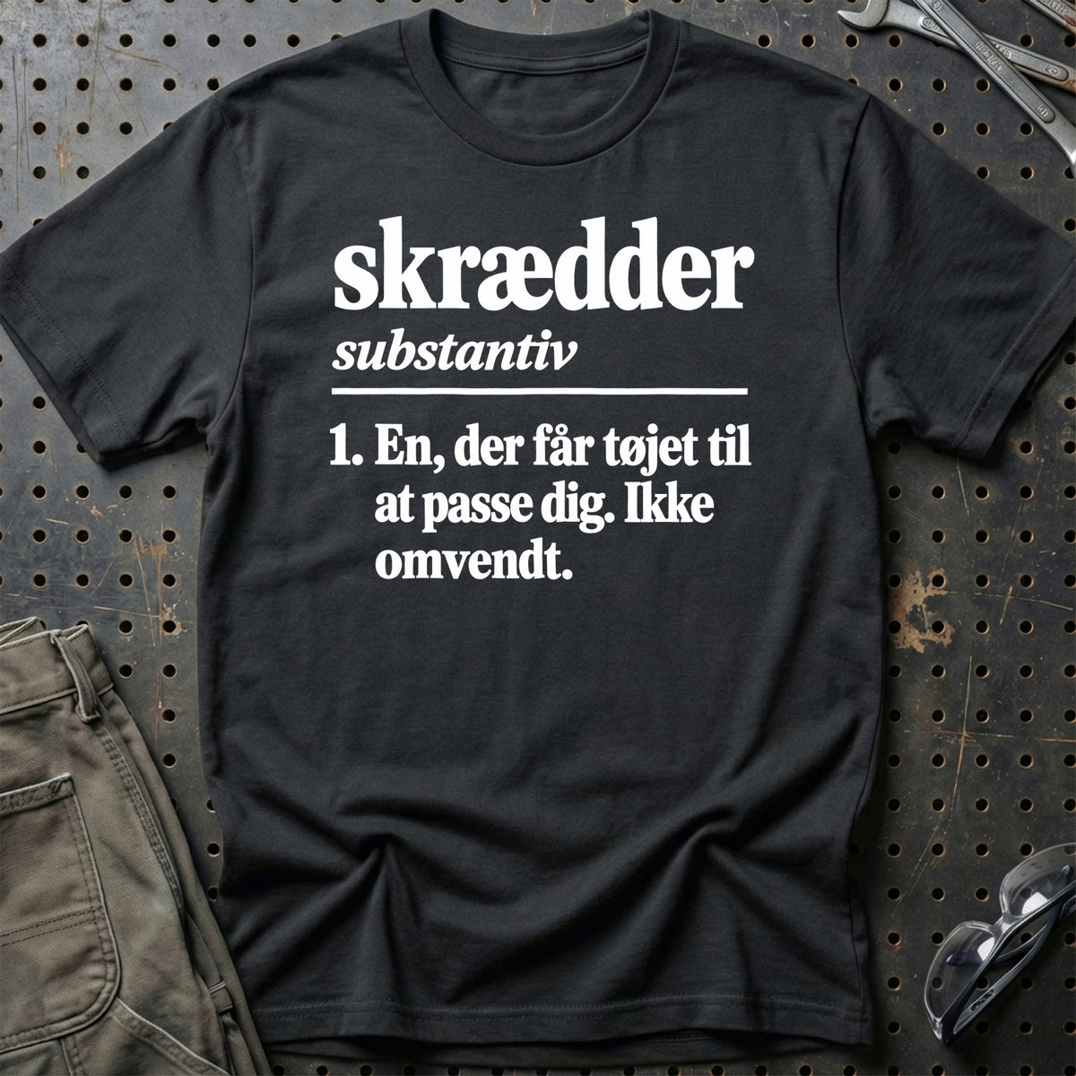 
Skrædder – Definition T-Shirt – Sort