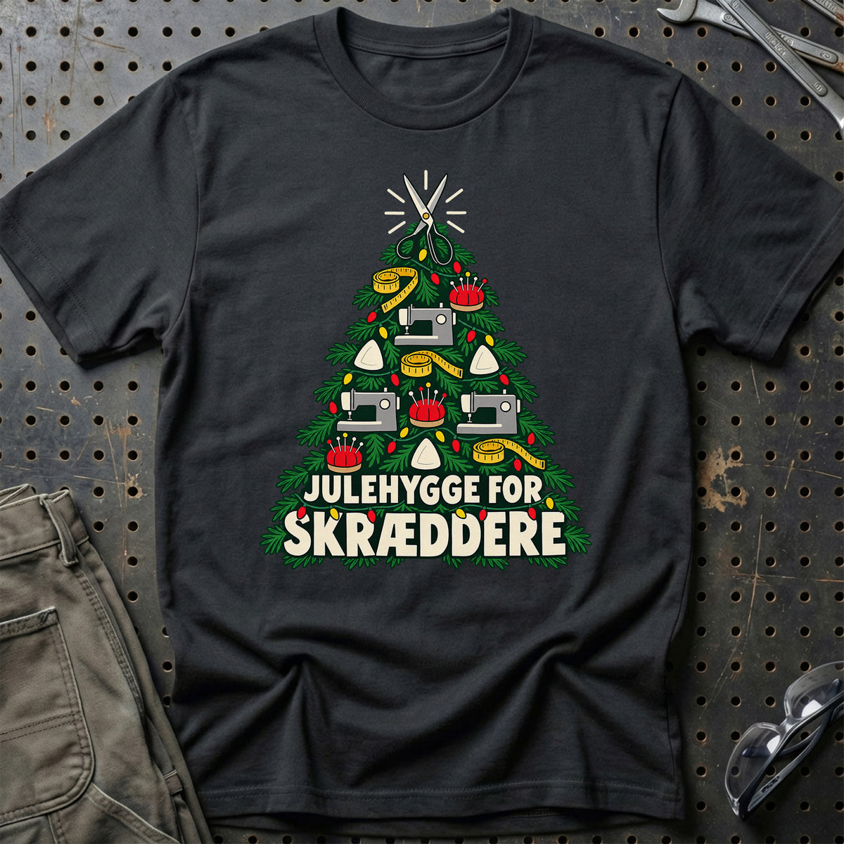 
Skrædder – Julehygge – Unisex T-Shirt – Sort