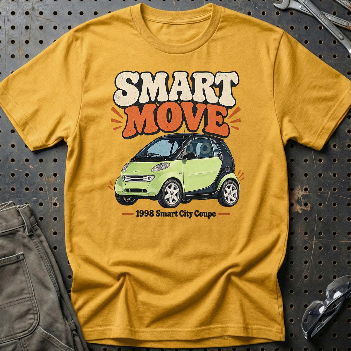 
Smart City Coupe 1998 – Smart Move T-Shirt – Guld