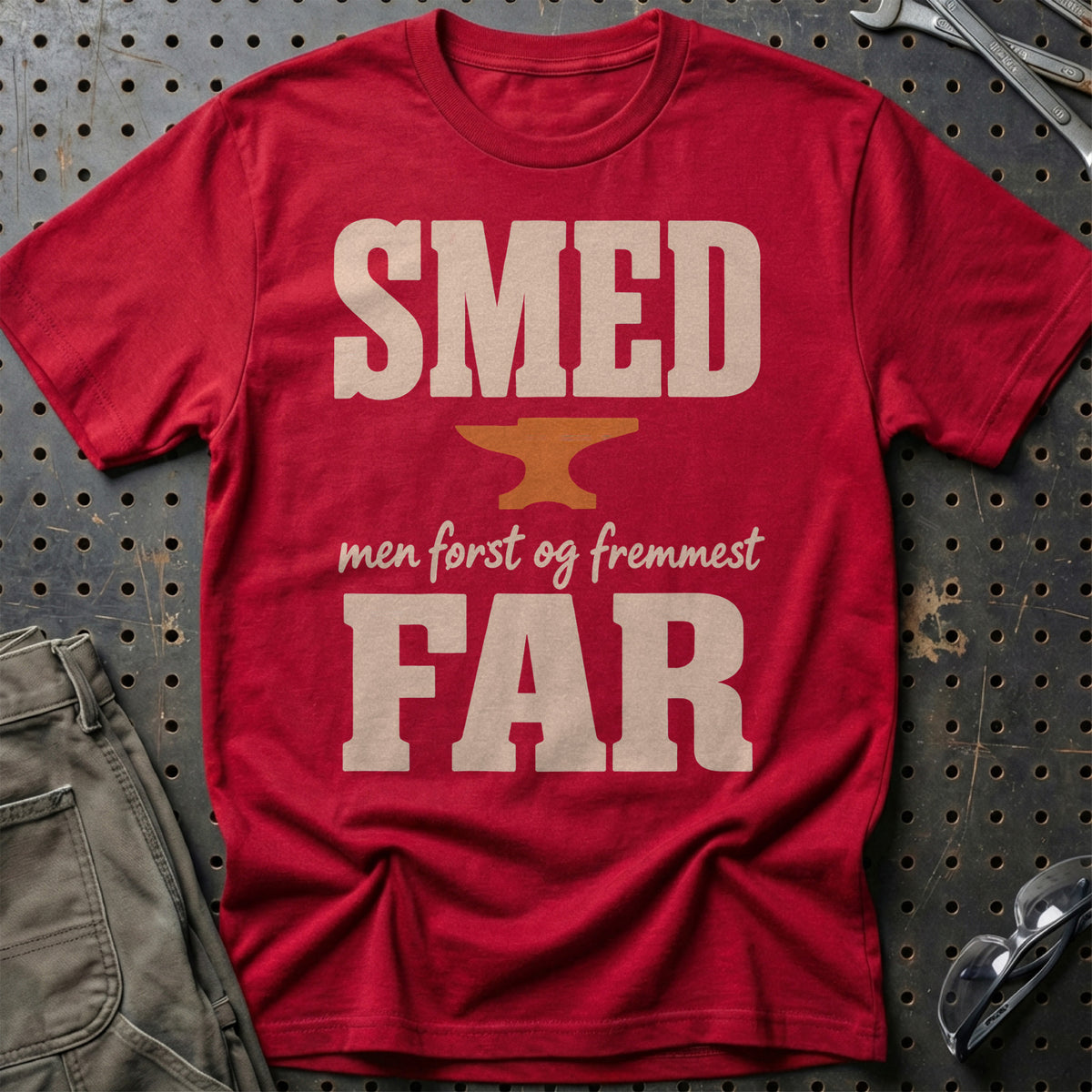
Produktbillede af Smed – Men Først Og Fremmest Far T-Shirt