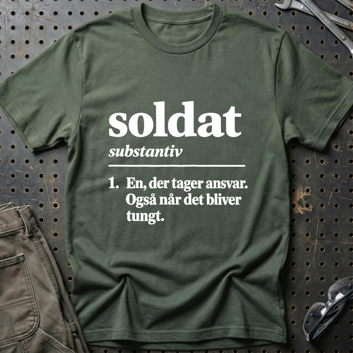 
Soldat – Definition T-Shirt – Grøn Militær